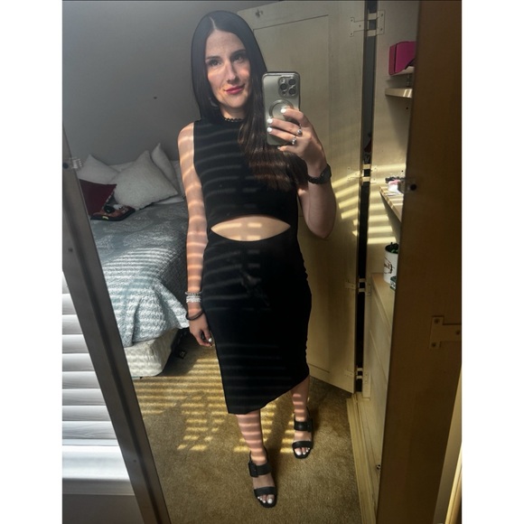 Meet your Posher, Gina Marie🐝 - Picture 6 of 16